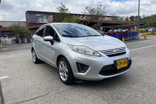 Ford Fiesta 1.6 Sportback Automática