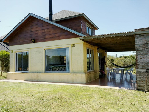 Imagen 2 de 12 de Casa En Venta - En Pleno Barrio Rivero - Punta Del Diablo