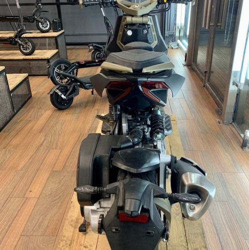 Imagen 15 de 22 de Moto Scooter Italjet Dragster 200cc Abs Italiana 135km/h