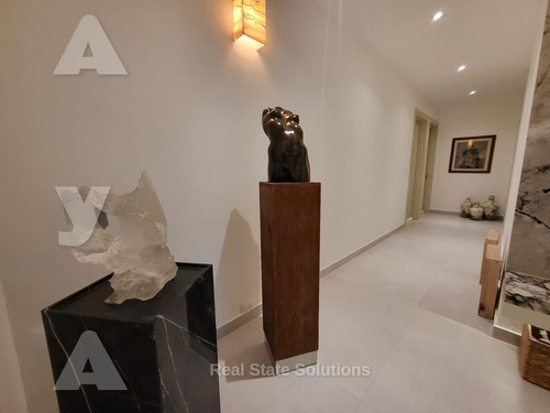 Casa En Venta, 5 Recámaras, Elevador, Remodelada Nueva, Amueblada,puerto Cancún.