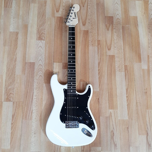 Guitarra Electrica Stratocaster Leonard Le362 Con Palanca