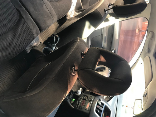 Peugeot 207 1.4 Hdi Xt Premium