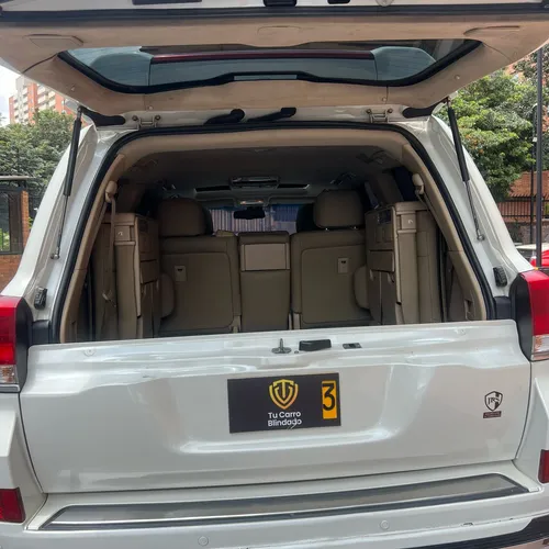 Toyota Land Cruiser 4.5 Imperial Lc200 Diésel