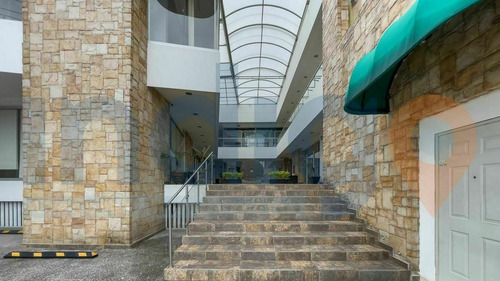 Local En Renta En Planta Baja En Plaza Comercial Sobre Paseo