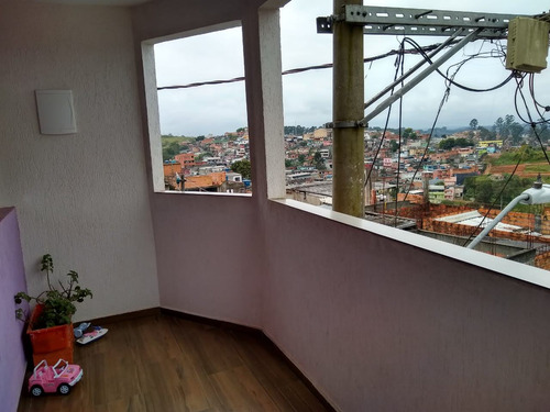 Sobrado Com 5 Cômodos E Garagem