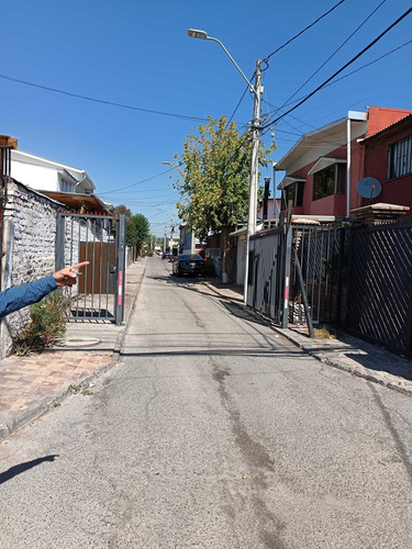 Casa De Dos Pisos 2h 2b 2e (92834)