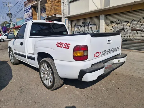 Chevrolet Silverado Pickup Silverado 2500 Custom 5vel Mt