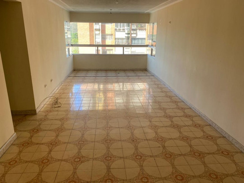 Imagen 4 de 9 de Apartamento En Venta Urb. Andrés Bello 0412-8887550