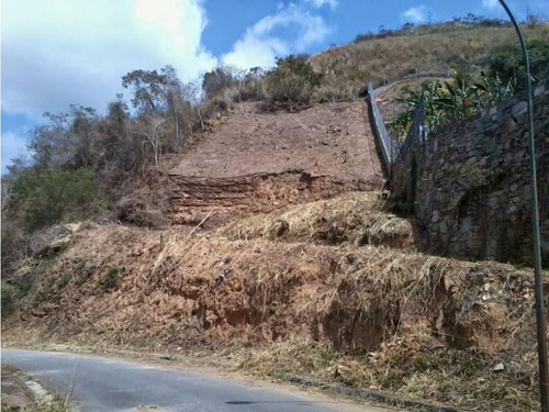 Se Vende Terreno De 1360mts Bosques De La Lagunita 2506