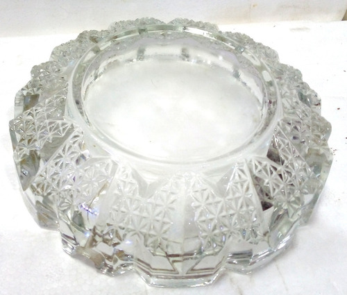 Imagem 4 de 5 de Cinzeiro De Vidro Grosso Lapido Trasparente 15x4cm Indonesia