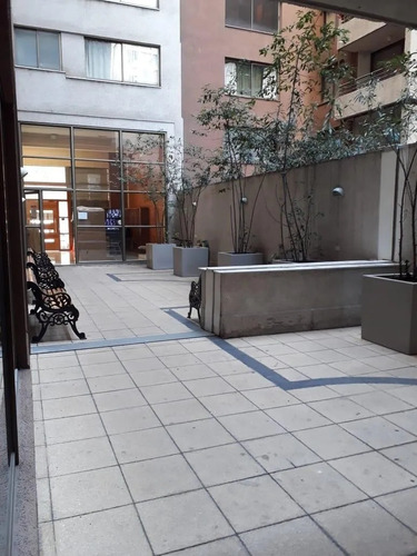 Venta De Departamento Con Estacionamiento, Metro Universidad