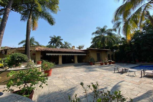 Casa Sola En Las Palmas, Cuernavaca, Morelos - Caen-er-866-cs