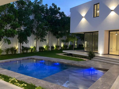 Espectacular Propiedad En Venta En Privada Merida Altabrisa (nvc-2372)
