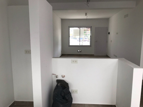 Imagen 3 de 10 de Departamento En Planta Baja Sobre Avellaneda