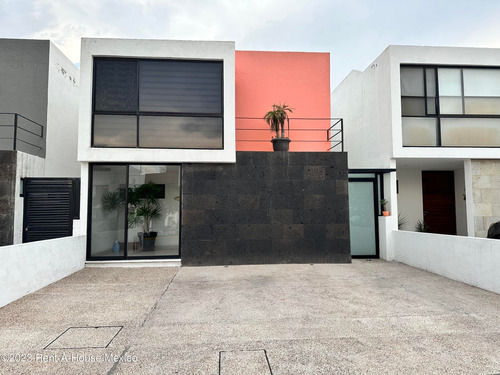 Milenio Iii Casa Con Roof Garden De 3 Recamaras En Venta Rah6129