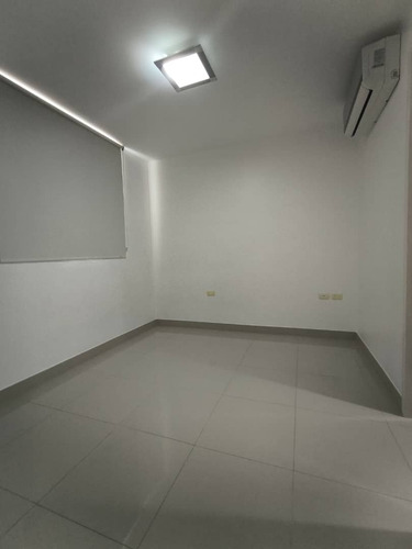 Xv, En Alquiler Apto En Residencias, Piso 3, Vistareal Av Los Agustinos