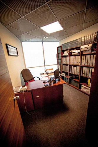 Oficina 121 M2 En Av. Del Valle, Ciudad Empresarial