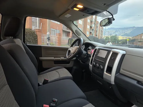 Dodge Ram 5.7 1500 Slt 4x2