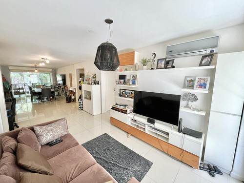 Amplio Departamento En Venta Sobre Av. Libertador - Punta Chica