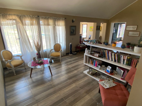 Oportunidad. Vende Dueño. Hermosa Casa Familiar Sector Haras