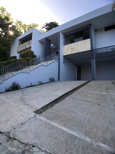 Casa En Alquiler Y Venta, Ubicada En Arroyo Hondo Ii.