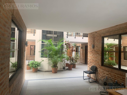 Alquiler De Oficina De 200 M2 En San Isidro