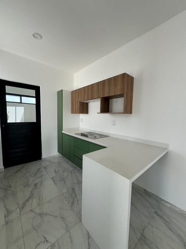Casa En Venta En Lomas De La Rioja Con Alberca, Roof Garden, 3 Recámaras Y Un Estudio Que Puede Ser 4ta. Recámara, Riviera Veracruzana