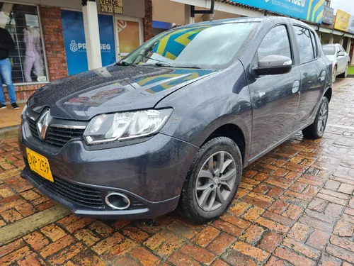 Renault Sandero Expression 1.6cc MT AA 4X2
