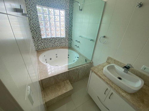 Imagem 11 de 19 de Sobrado Com 4 Dormitórios À Venda, 157 M² Por R$ 930.000,00 - Água Verde - Curitiba/pr - So0054