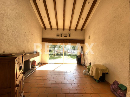 Vive El Lujo En Santa Fe: Casa Con Vistas, Comodidades Y Ubicación Única