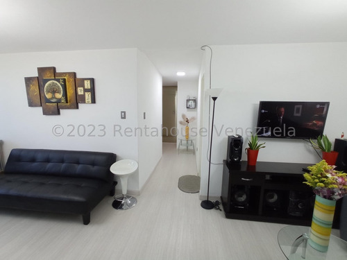 Imagen 16 de 30 de Moderno Y Remodelado Apartamento En Venta Con Conexión A Planta Electrica En El Este De Barquisimeto Lp 245899