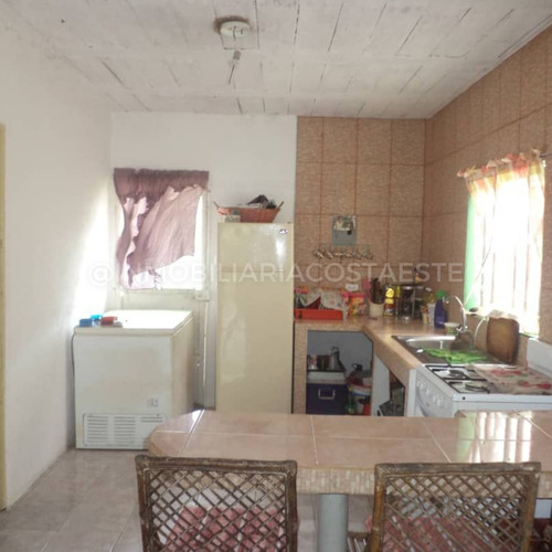 Terreno Con Bienhechuría En Venta Ubicado En Caruao Ref 1807