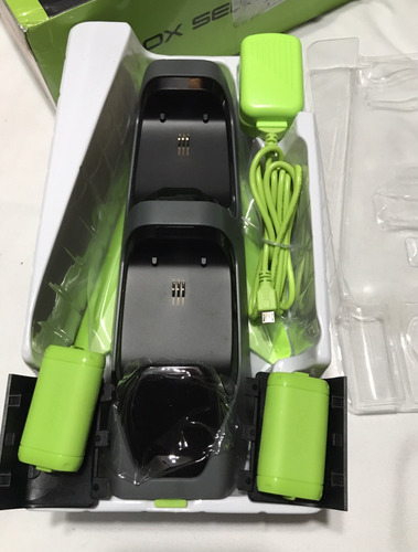 Base De Carga De Control Xbox Serie S & X Power Stand Bionik (Usado)