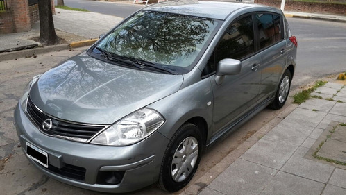 Nissan Tiida 1.8 Visia 5 p