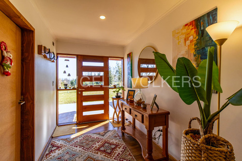 Acogedora Y Moderna Casa En Canto Del Lago En Pucón