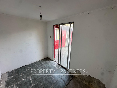 Amplia Propiedad En Sector Residencial Con Excelen...