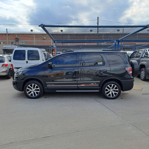 Imagen 3 de 17 de Chevrolet Spin Activ 1.8n M/t Gnc 2016
