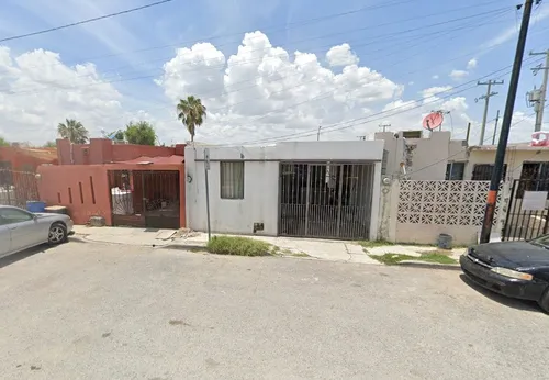 Casa Adjudicada Ubicada En José Gorostiza, Nuevo Laredo, Tamps. Sk04