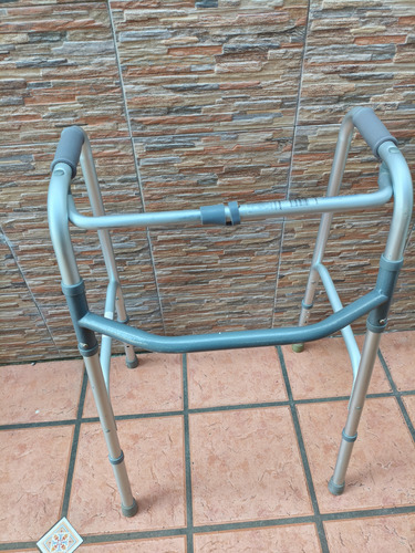 Alquiler De Muletas, Andadores, Bastones, Sillas De Ducha Aluminio (Usado)