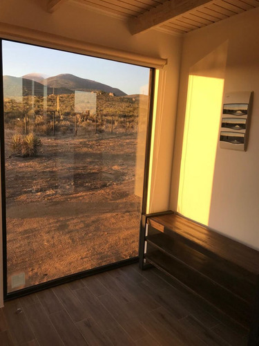 Casa Amoblada En Venta De 4 Dorm. En Los Molles
