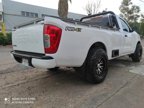 Imagen 3 de 10 de Nissan Np300 2018 2.5 Pick-up Dh Pack Seg Mt