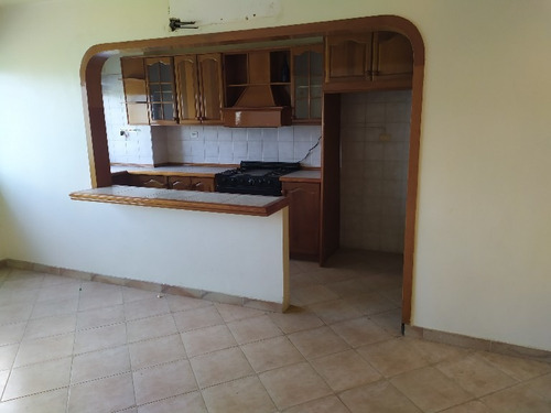 Imagen 16 de 17 de Vendo Apartamento 80m2. Mañongo. Julio 2022. Sandra Niño