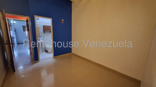 José Trivero Vende Bella Y Acogedora Casa Ubicada En Cabudare, Cuenta Con Tanque Subterráneo Y Parque Infantil