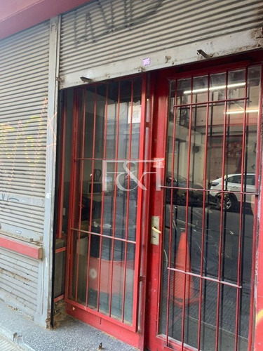 Imagen 7 de 12 de Se Vende Local Comercial Sobre 18 De Julio !