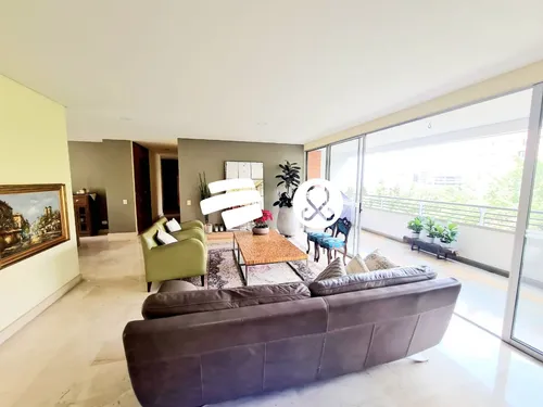 Apartamento Muy Amplio Y Con La Mejor Ubicación En La Milla De Oro De El Poblado
