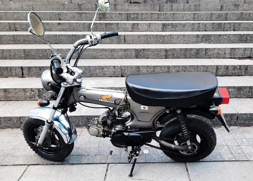 Imagen 3 de 8 de Honda Dax Japón St70 / Con Todos Los Papeles.