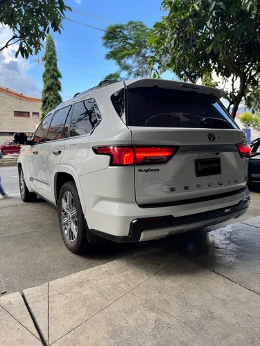 Toyota Sequoia 3.5 V6 Capstone