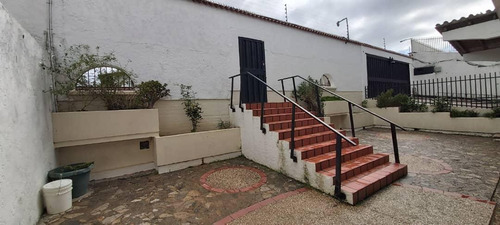 Imagen 2 de 11 de Casa Baruta Cumbres De Curumo Century 21 Plaza Francia 04125033903
