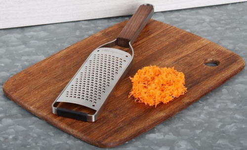 Imagen 2 de 4 de Zester Grueso Con Mango De Madera Nogal Microplane Usa