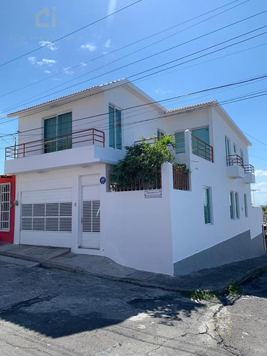 Casa En Venta   En Veracruz Con Una Habitación En Planta Baja, Ubicada En Colonia Hidalgo